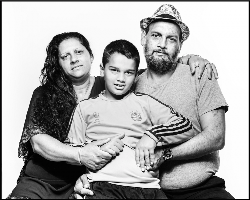 THE NEWCOMERS / Ama and his parents